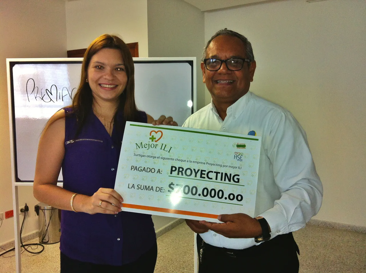 Reconocimiento Mejor ILI otorgado por Surtigas a Proyecting AM