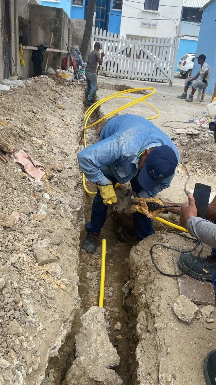 Excavación y tendido de red urbana de gas
